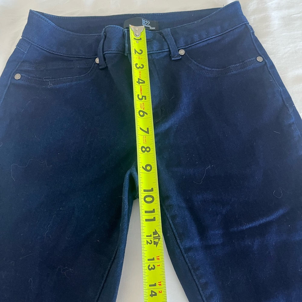1822 Denim Deep Blue Capri Length Cropped Jeans - Picture 5 of 6